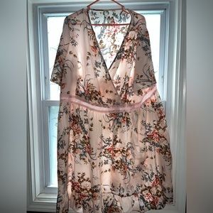 Women’s plus size floral dress